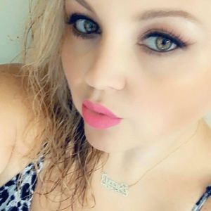 Meet your Posher, Suzanne